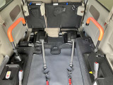 手摺りです。車いす使用者が立ち上がる際等に使用します。