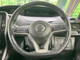 【純正革巻きステアリング】上質な革を使用することで、手にしっかり馴染みとても運転しやすいハンドルです♪
