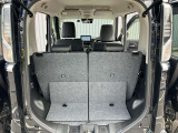 日常の使用に十分な広さの荷室です♪簡単な操作でシートアレンジもできます♪