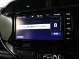 Bluetoothでのハンズフリー通話はもちろん、オーディオプレーヤー接続にももちろん対応しています。お手持ちのスマートフォンの音楽を車内でお楽しみいただけます。
