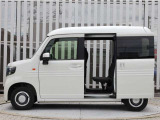 現車確認をご希望の際は、ご希望の日時等を営業スタッフまでご連絡下さい。もちろんお見積りメールでのご連絡もお待ちしております。