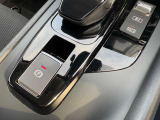 ガソリンエンジンで発電した電気を使ってモーターで動かすe-POWERも第二世代になりました!回生ブレーキによる充電などはそのままに、モーター出力を向上し、静粛性や燃費、さらには乗り心地も進化しました!