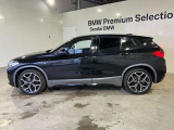 BMW xDriveの魅力は、走行状況と路面状況の変化をリアルタイムに把握し、4輪のトラクションを絶えず最大限に保つことで、どんなコンディションにおいても揺るぎない走りを実現させてくれます。
