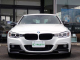 BMW在庫保有台数常時100台以上!ご来店の際はBMW本店(厚木市下荻野140-1)にご来店ください!弊社自慢の全天候型ショールーム!BMW在庫保有台数常時100台以上ございます!