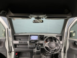 運転席周りです。カップホルダーや小物の収納などは必須ですよね!!使い勝手の良いつくりになっております!!