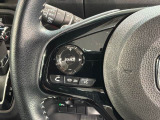 ステアリングにオーディオ操作スイッチが付いています。オーディオ画面に直接タッチしなくても操作が出来ますので、運転に集中できます。