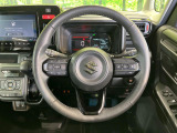 【純正革巻きステアリング】上質な革を使用することで、手にしっかり馴染みとても運転しやすいハンドルです♪