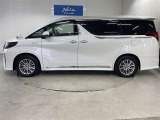 サイドビューもスポーティーでカッコいいです!人も荷物もたくさん乗って使い勝手がいいですよ♪