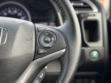ハンドル右側スイッチは、ホンダセンシングの機能の一つ、「アダプティブクルーズコントロール」です。