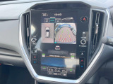 【デジタルマルチビューモニター】車のフロントやサイドのカメラ画像を同時にモニター表示することで、悪路や狭い道を走行時でも周囲の状況確認ができ安心!本格SUVにうれしい装備です♪