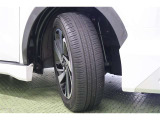 タイヤサイズ 195/60R17。