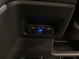 ハンドルの左下にETCがついています。高速道路の料金所の通過も楽々です。 カードの取り出しもしやすい場所についています。