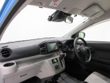 ダイハツのお店では、ダイハツ車を知り尽くしたプロフェッショナルが、専用の診断機器を使って各システムを点検しております。