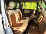 運転席シート廻りは使用感も少なく、良好な状態となっています。丁寧に使われていたことがよくわかりますね。
