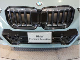 【キドニーグリル】BMWは約90年もの間、ほぼ全ての車両にひと目でBMWだと分かるこの特徴的なフロントグリルが備えられ、デザイン・アイコンとして親しまれてきました。