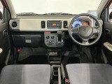 【インパネ】運転のしやすさを最優先に設計された見晴らしの良いフロントビュー。車両間隔が掴みやすく狭い道でも安心♪「安全」と「品質」を最優先に、安心してお乗りいただけるクルマを提供いたします。