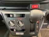 機能、内装・外装の状態、走行距離、修復歴の有無など、細部まで徹底して検査しています!