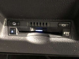 ETCがあれば高速道路などの料金所をスイスイと通過!スマートインターチェンジからも、高速道路へ乗り降りができ、必需品です。