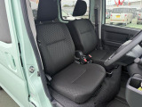 フロントシート(前席)です。よく乗る運転席にも、汚れや使用感も気になりません。