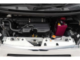 エンジンルームの樹脂部分は丁寧に磨いてツヤをだしています。当社の中古車のエンジンルームクリーニングはとても自信があります★