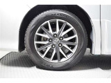 当店は全車『ロングラン保証』付!(1年間、距離無制限 HV車はHV保証付) 別途延長保証もご用意しております♪ ぜひ現車を確認にご来店ください