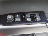 運転席のパワーウインドースイッチ部です。よく触れる場所だからこそ、使用状態があらわれますよね。ぜひこうした所もチェックしてください。