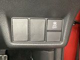 Hondaセンシング用の、VSA(ABS+TCS+横滑り抑制)解除のオンオフスイッチなどはハンドルの右側に装備しています。