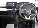 見通しのよいすっきりとした視界で、誰でも運転しやすいです。運転のしやすさは疲れにくさにも繋がりますよ♪