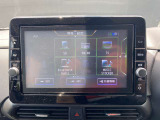 日産純正ナビゲーションには、フルセグTV・CD再生・DVD再生・ブルートゥースオーディオなど様々なソース機能が付いています。是非、お気に入りの音楽で楽しい運転の時間をお過ごし下さい。