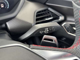 当店では、Audiの基準に基づく100項目にわたる納車前の法定点検・整備を無償で実施したうえで、ご納車しております。さらに当店では1年間の長期保証を無償付帯しております。