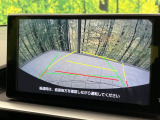【バックカメラ】駐車時に後方がリアルタイム映像で確認できます。大型商業施設や立体駐車場での駐車時や、夜間のバック時に大活躍!運転スキルに関わらず、今や必須となった装備のひとつです!