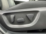 パワーシート搭載。微妙な調整が手軽にでき、最適なポジションで運転することが可能です。