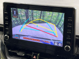 【バックカメラ】駐車時に後方がリアルタイム映像で確認できます。大型商業施設や立体駐車場での駐車時や、夜間のバック時に大活躍!運転スキルに関わらず、今や必須となった装備のひとつです!
