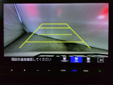 バックでの車庫入れも安心です!リアカメラが付いているバックモニター付のナビを装備しております。操作線もついており距離感も画面から確認できます。