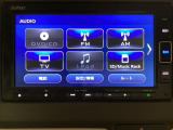 ナビゲーションはフルセグTV、インターナビ対応のGathers純正メモリーナビを搭載しています。Bluetoothオーディオ機能がありますので、スマートフォンなどの音楽も再生できます。