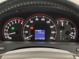 【メーターまわり】ドライバーから見やすい位置にあって安全運転に寄与します。マルチインフォメーションディスプレイでは、クルマに関するたくさんの情報を確認可能。