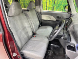 運転席シート廻りは使用感も少なく、良好な状態となっています。前オーナー様が丁寧に使っていたことがよくわかりますね。