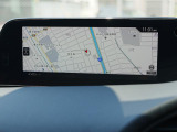 マツダコネクトの8.8インチワイドセンターディスプレイです。『Android Auto』『Apple CarPlay』や独自のコネクテッドサービスに対応したインターフェイスシステムです。
