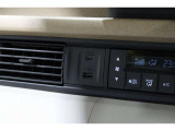スマートフォンなどの音楽再生が可能なUSB接続ジャック装備車両です♪♪♪
