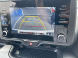 〔バックカメラ〕ナビゲーションにこのように映ります。見えずらい真後ろもこれで安心ですよ!