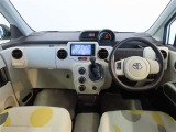 見通しのよいすっきりとした視界で、誰でも運転しやすいです。運転のしやすさは疲れにくさにも繋がりますよ♪