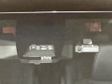 【トヨタセーフティセンス】走行中に前方の車両等を認識し、衝突しそうな時は警報とブレーキで衝突回避と被害軽減をアシスト。より安全にドライブをお楽しみいただけます。