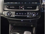 オートエアコンなので操作も楽々です♪室内を快適空間にします。