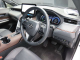 別角度からの運転席の画像です☆