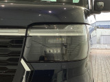 LEDヘッドライトは、点灯の瞬間から最大光量を発揮し、突然暗くなるトンネルなどでの安定感を高めます。