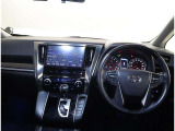 見通しのよいすっきりとした視界で、誰でも運転しやすいです。運転のしやすさは疲れにくさにも繋がりますよ♪