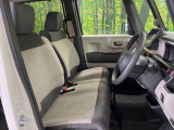 運転席シート廻りは使用感も少なく、良好な状態となっています。前オーナー様が丁寧に使っていたことがよくわかりますね。