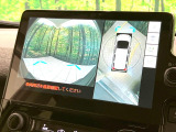 【パノラミックビューモニター】専用のカメラにより、上から見下ろしたような視点で360度クルマの周囲を確認することができます☆死角部分も確認しやすく、狭い場所での切り返しや駐車もスムーズに行えます。