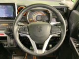 【純正革巻きステアリング】上質な革を使用することで、手にしっかり馴染みとても運転しやすいハンドルです♪
