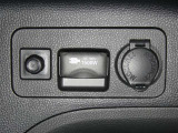 【電源コンセント】非常時やキャンプなどに役立つAC100V/1500Wコンセント付きです。